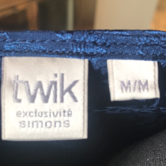 TWIK Cropped Floral Button Back Blouse - Picture 3 of 8